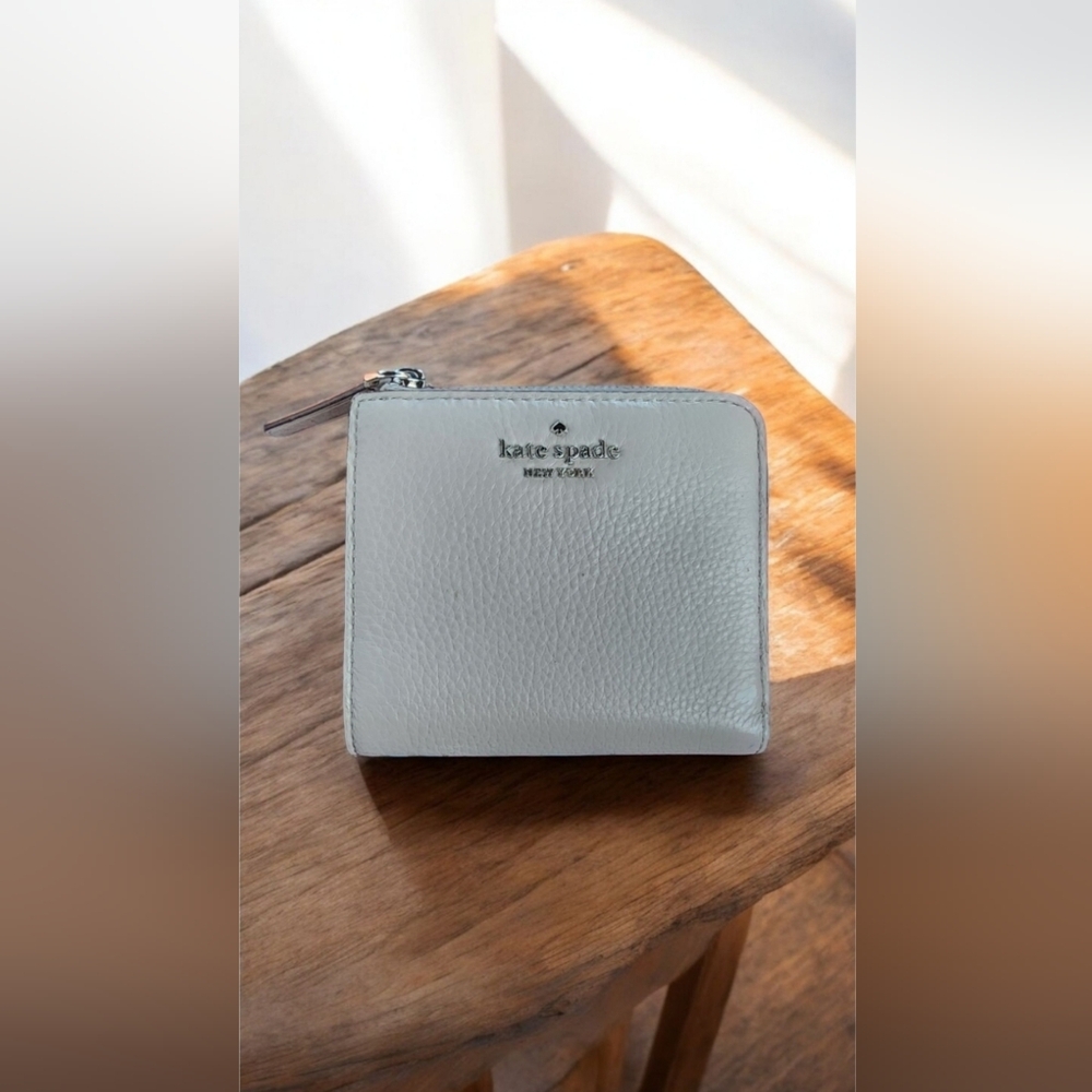 Kate Spade New York Jackson Small No Window L-Zip Bifold Wallet In Nimbus Grey